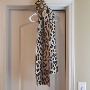 New with tags Levi's leopard scarf